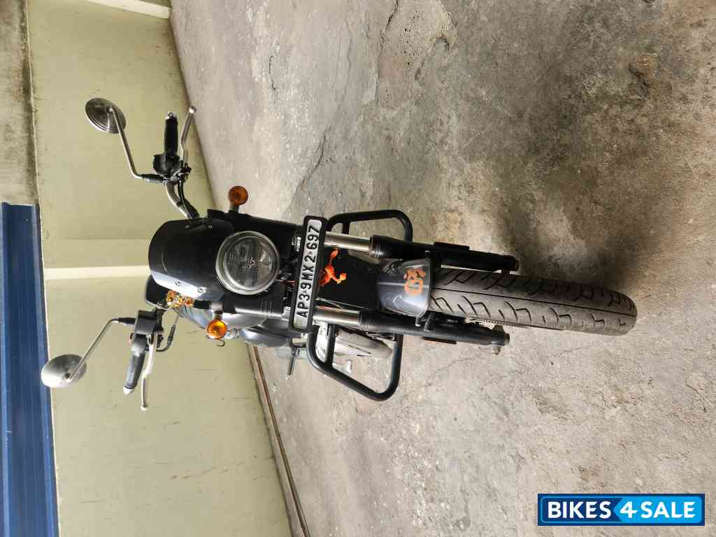 Gallant Gray Yezdi Roadster Chrome Gallant Gray Yezdi Roadster Chrome