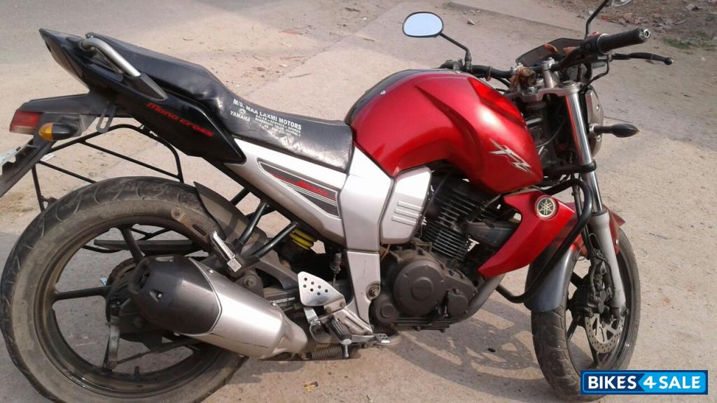 Red Yamaha FZ Red Yamaha FZ