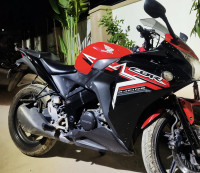Red Honda CBR 150R