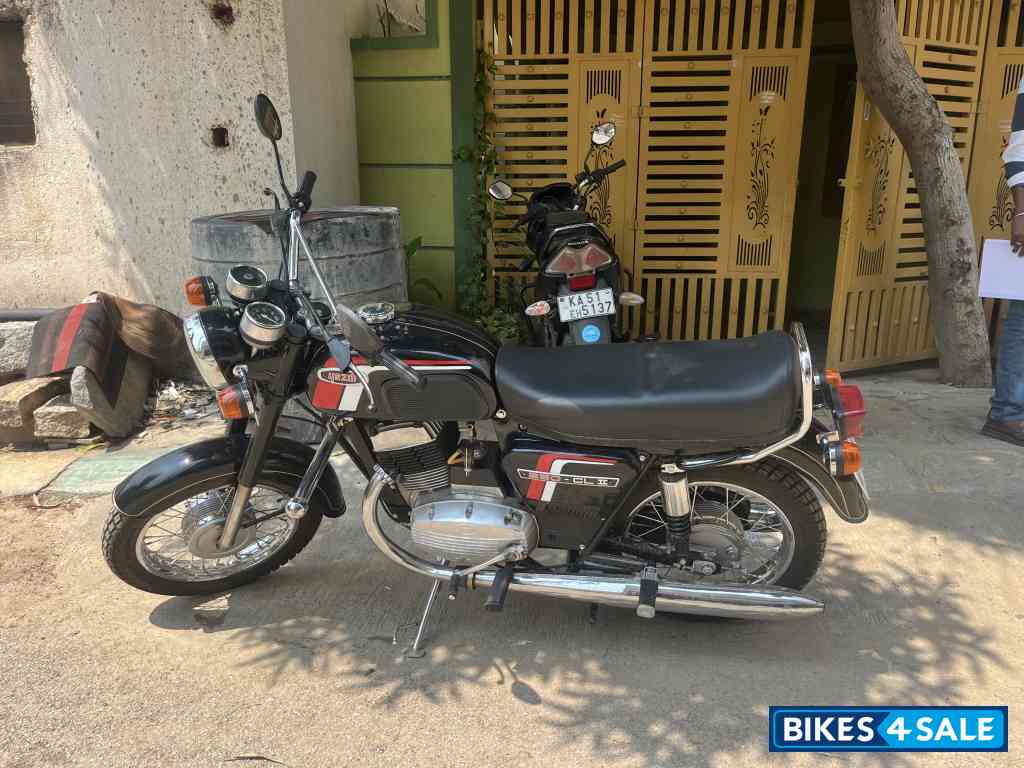 Red Ideal Jawa Yezdi CL II Red Ideal Jawa Yezdi CL II