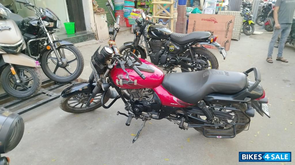 Red Bajaj Avenger Street 160
