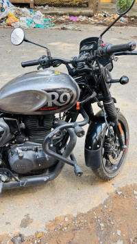 Royal Enfield Hunter 350 Metro
