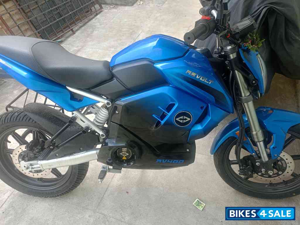 Revolt RV400 India Blue Cricket Special Edition