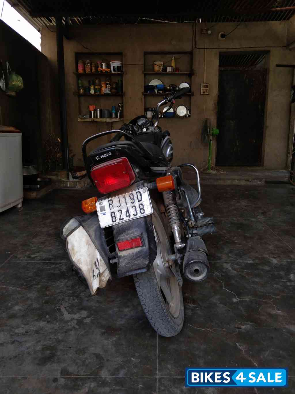 Black And White Hero Splendor Plus BS6