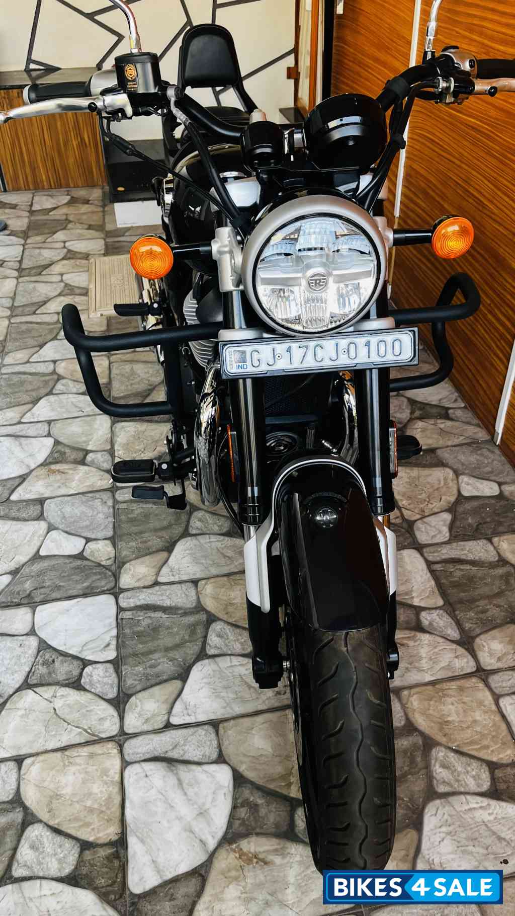 Royal Enfield Super Meteor 650