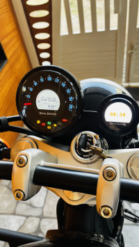 Royal Enfield Super Meteor 650