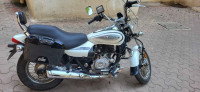 White Bajaj Avenger Cruise 220 BS6