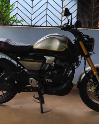 TVS Ronin DS