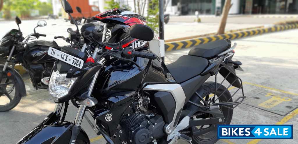 Yamaha FZ FI V2