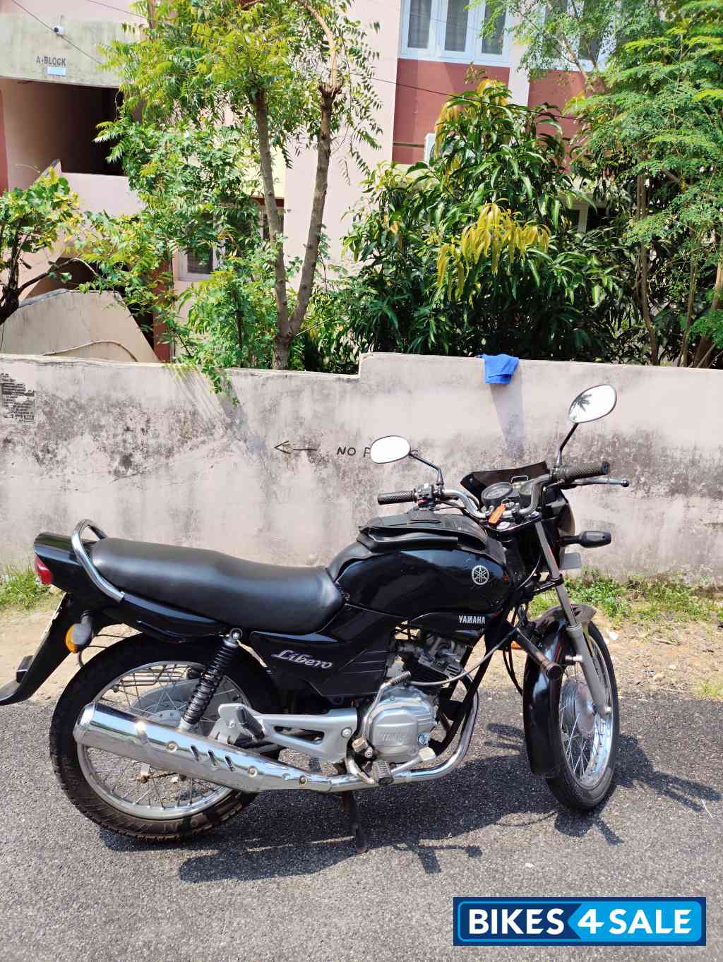 Black Yamaha Libero G5