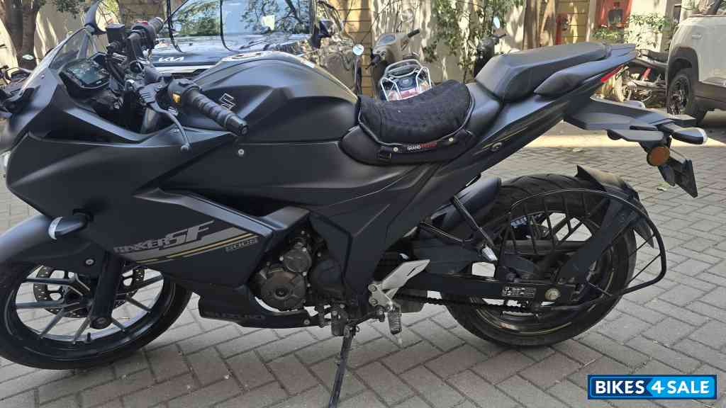 Matte Black Suzuki Gixxer SF 250 BS6 Matte Black Suzuki Gixxer SF 250 BS6