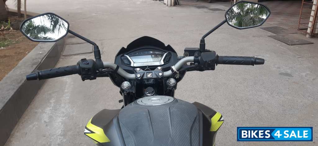 Neon Green & Black Two Tone Co Honda CB Hornet 160R ABS