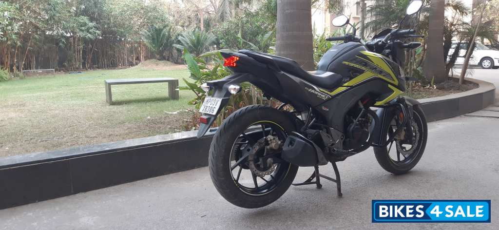 Neon Green & Black Two Tone Co Honda CB Hornet 160R ABS