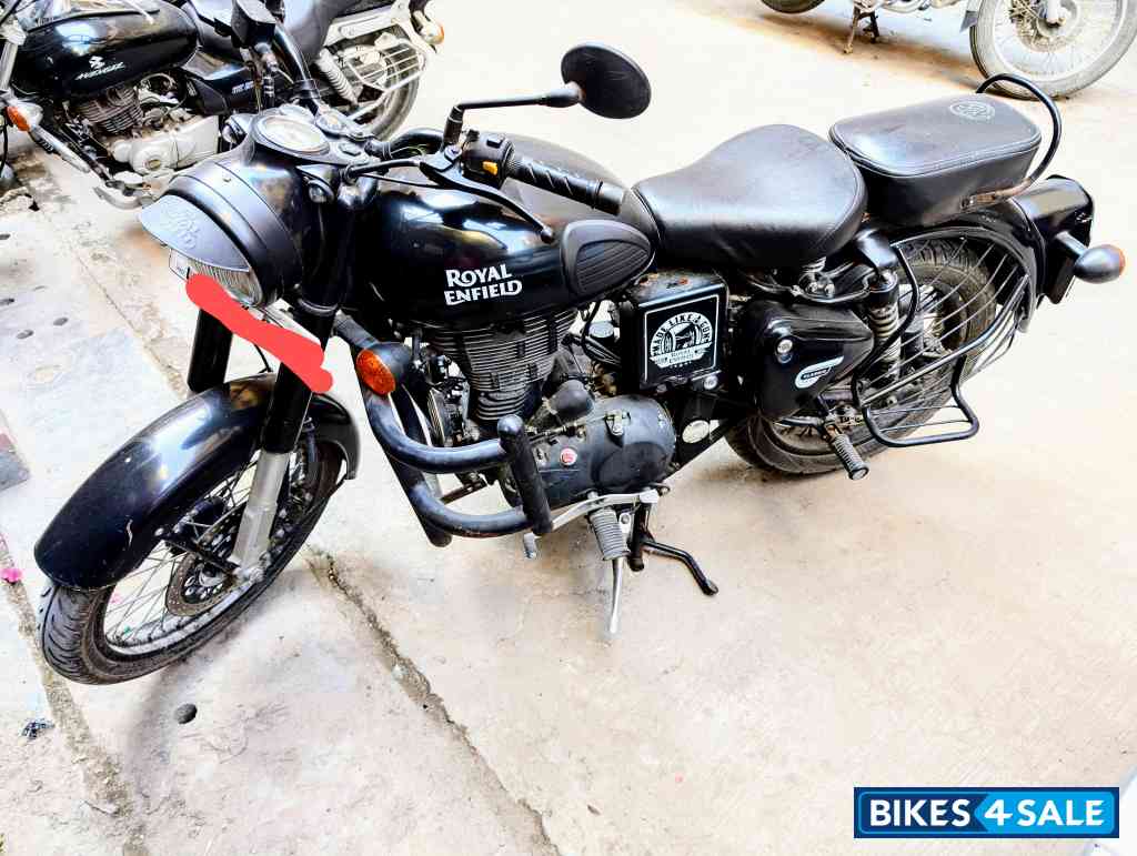 Black Royal Enfield Classic Stealth Black Black Royal Enfield Classic Stealth Black