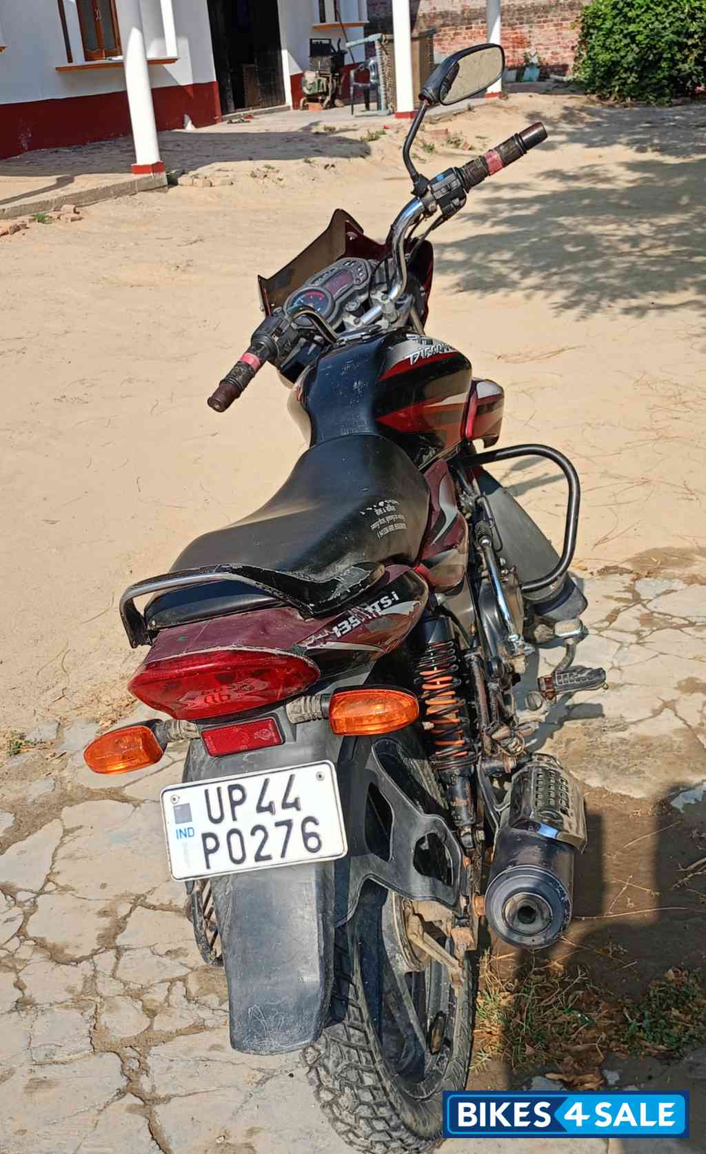 Red Black Bajaj Discover DTSi 135