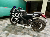 Bajaj Pulsar RS 200