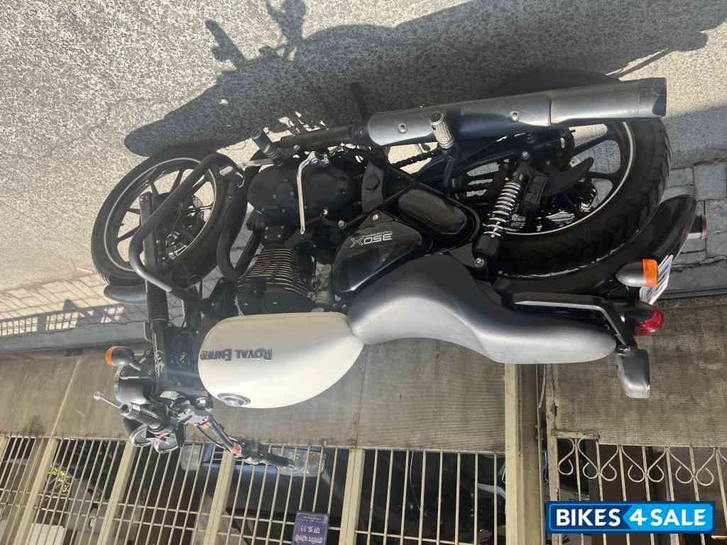 White Royal Enfield Thunderbird X 350