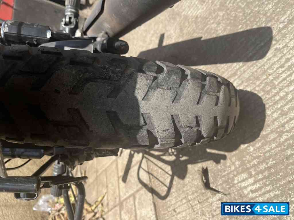 White Royal Enfield Thunderbird X 350