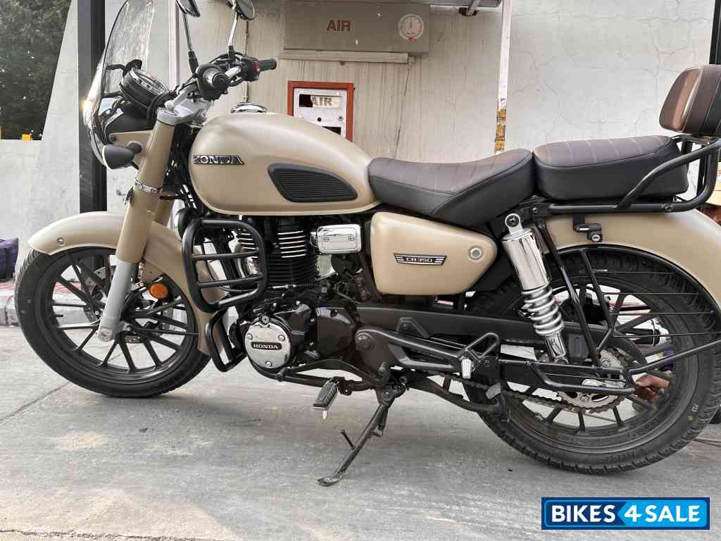Beige Honda CB350 DLX Pro
