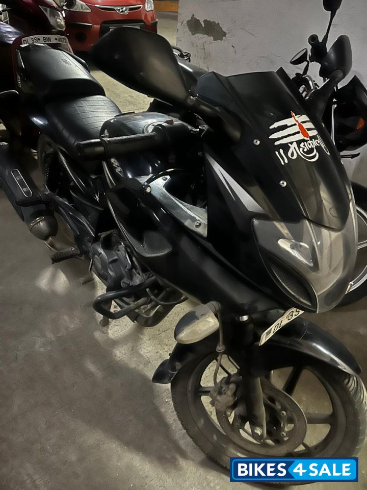Bajaj Pulsar 220F