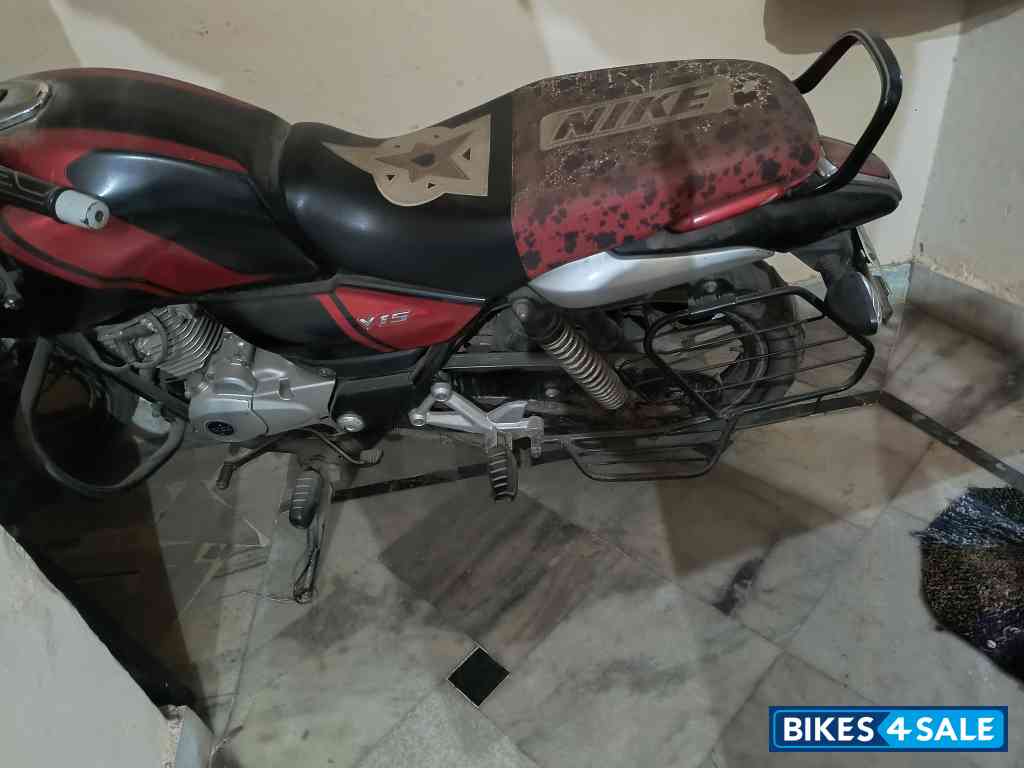 Bajaj V15
