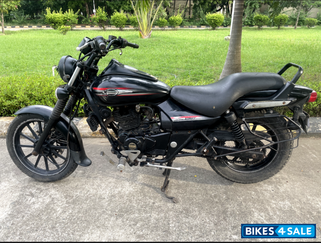 Black Bajaj Avenger Street 220