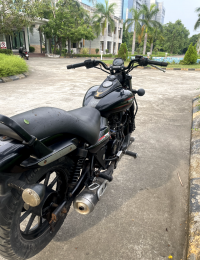 Black Bajaj Avenger Street 220