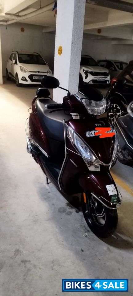 High Glossy Maroon TVS Jupiter 125 SmartXonnect