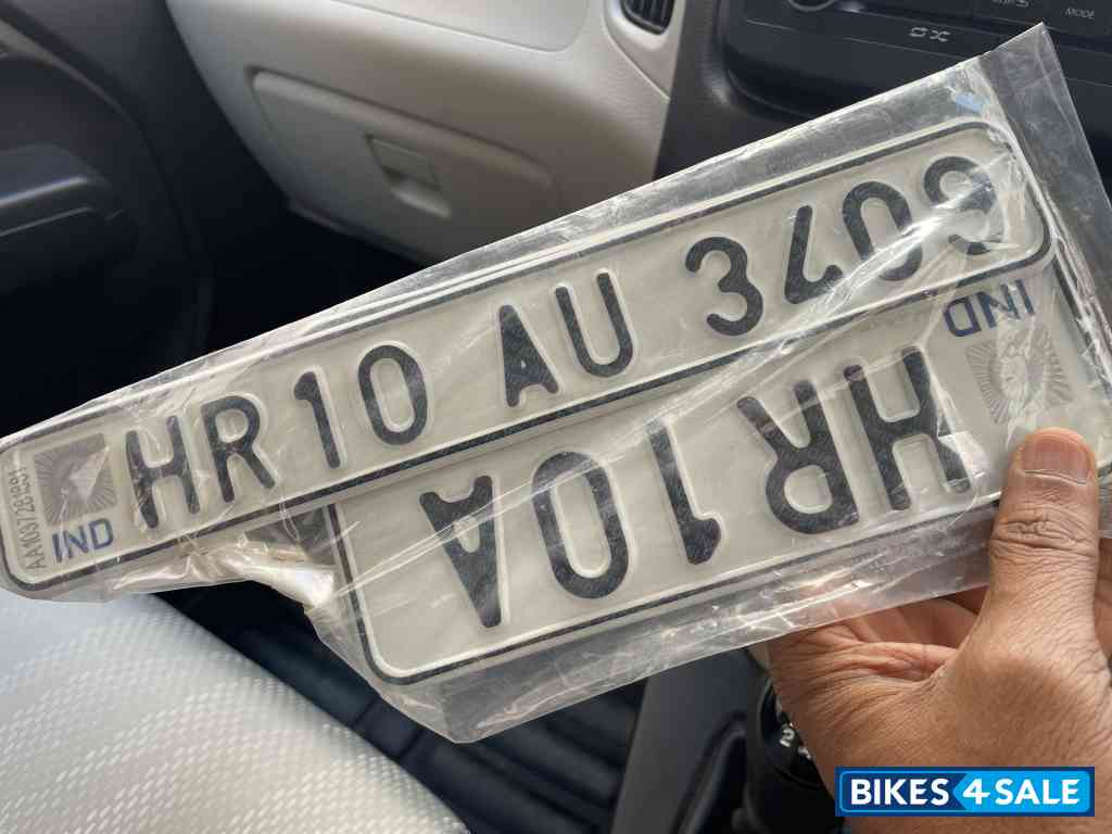 Black/red Honda Shine 100