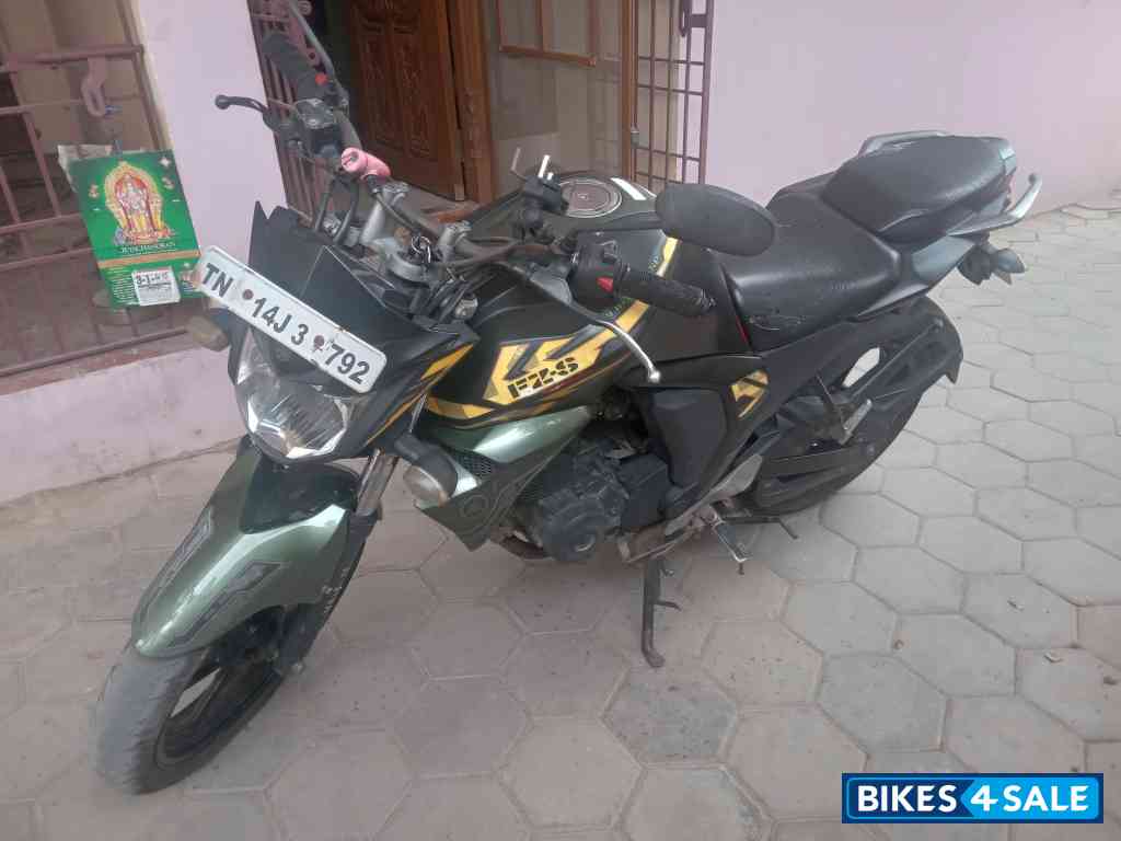 Mat Green Yamaha FZ1