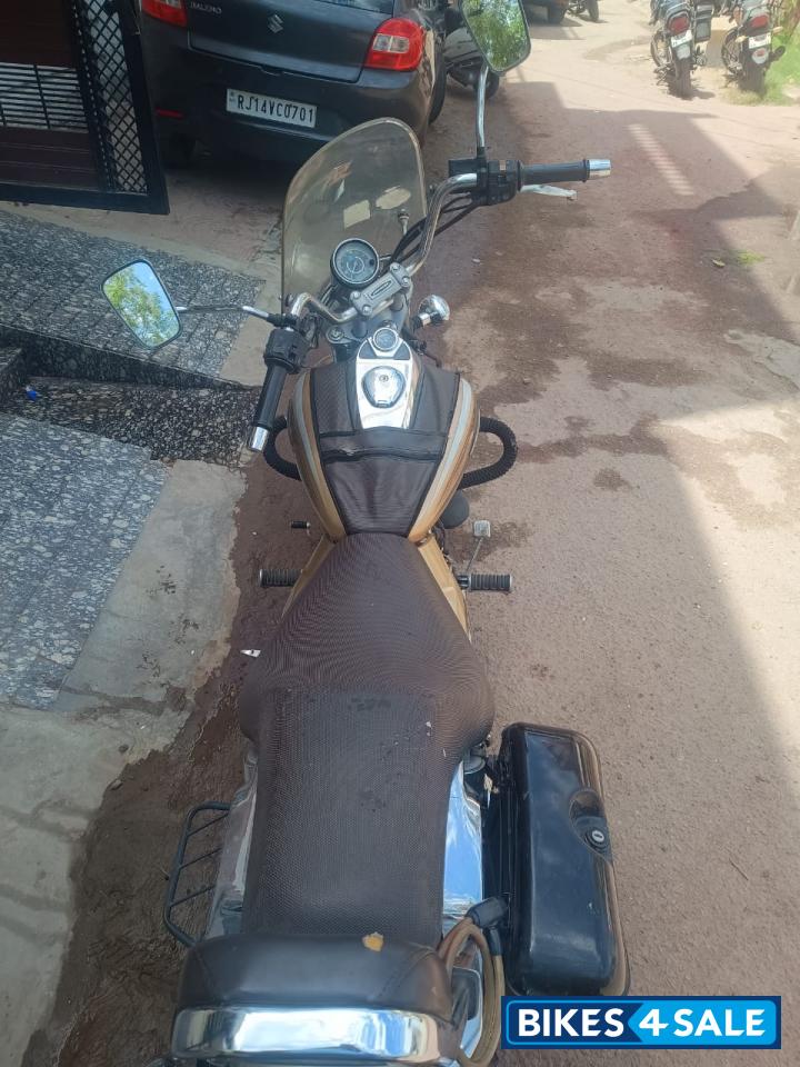 Golden Bajaj Avenger Cruise 220