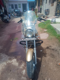 Golden Bajaj Avenger Cruise 220
