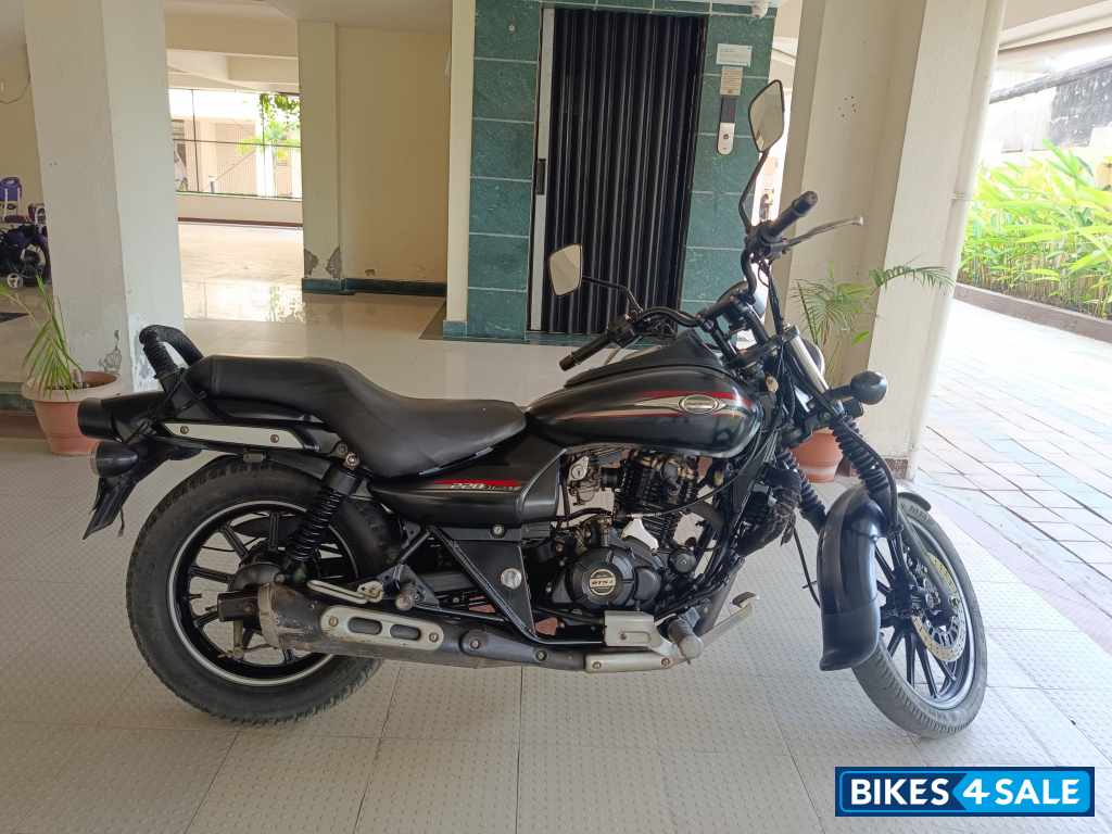 Bajaj Avenger Street 220