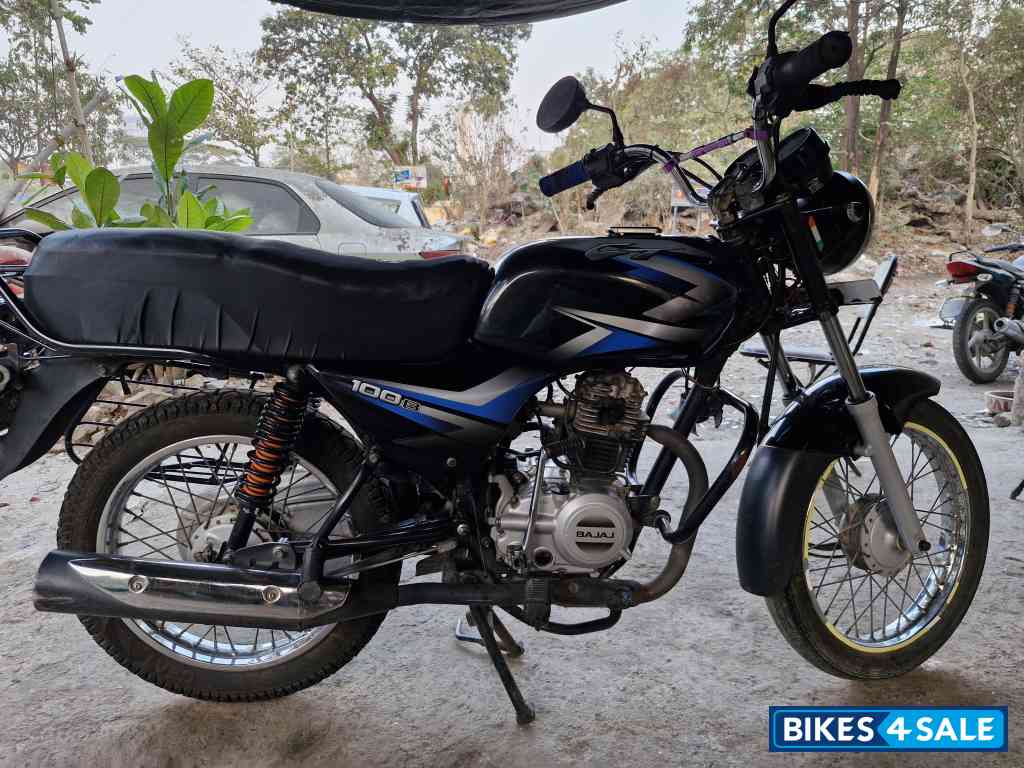 Black Bajaj CT 100