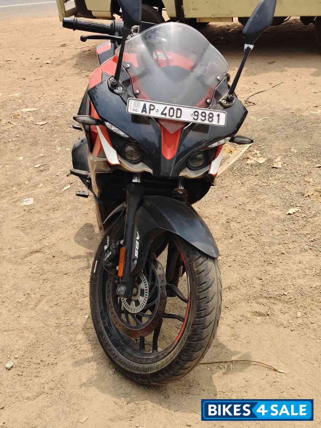 Bajaj Pulsar RS 200 ABS