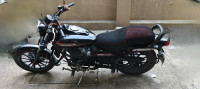 Black Bajaj Avenger 220 DTS-i