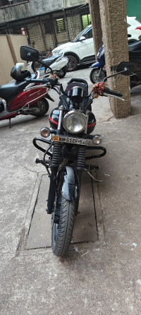 Black Bajaj Avenger 220 DTS-i