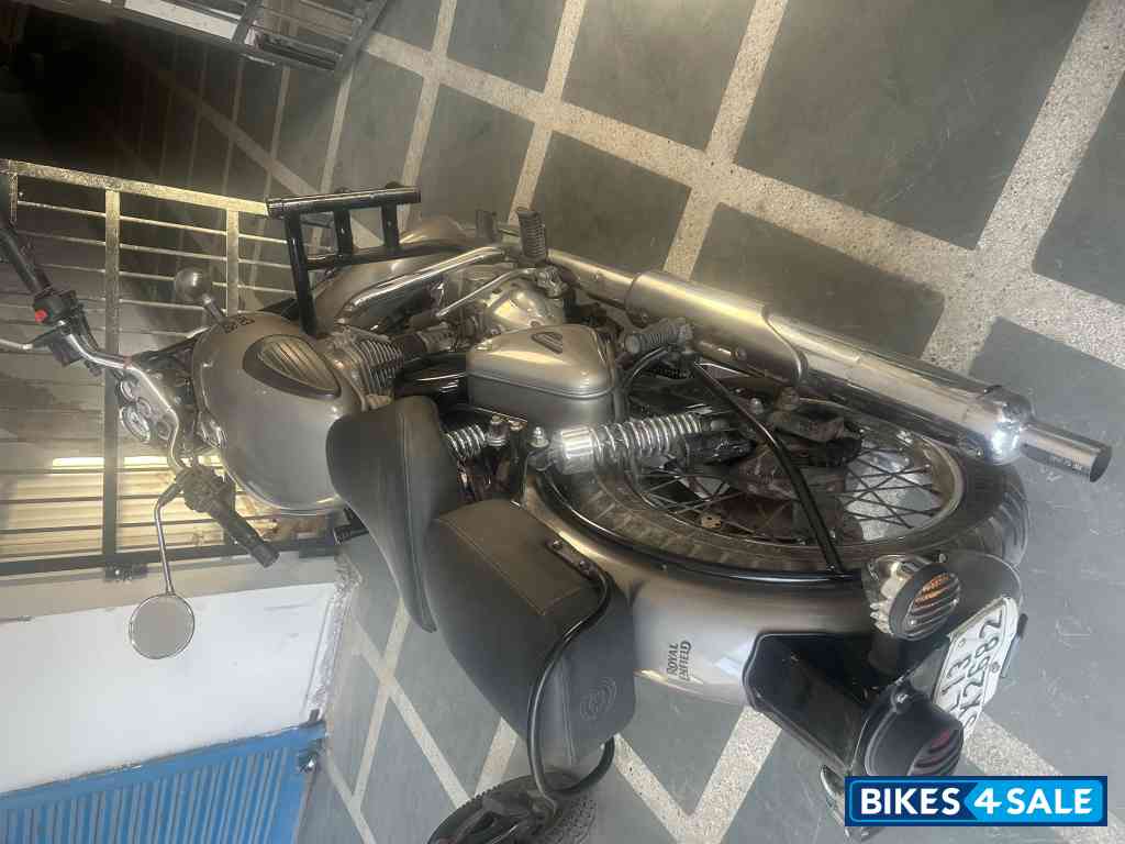 Royal Enfield Classic Gunmetal Grey Royal Enfield Classic Gunmetal Grey