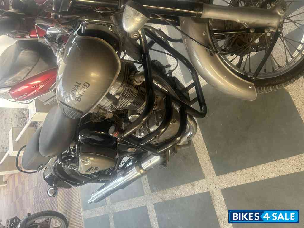 Royal Enfield Classic Gunmetal Grey Royal Enfield Classic Gunmetal Grey