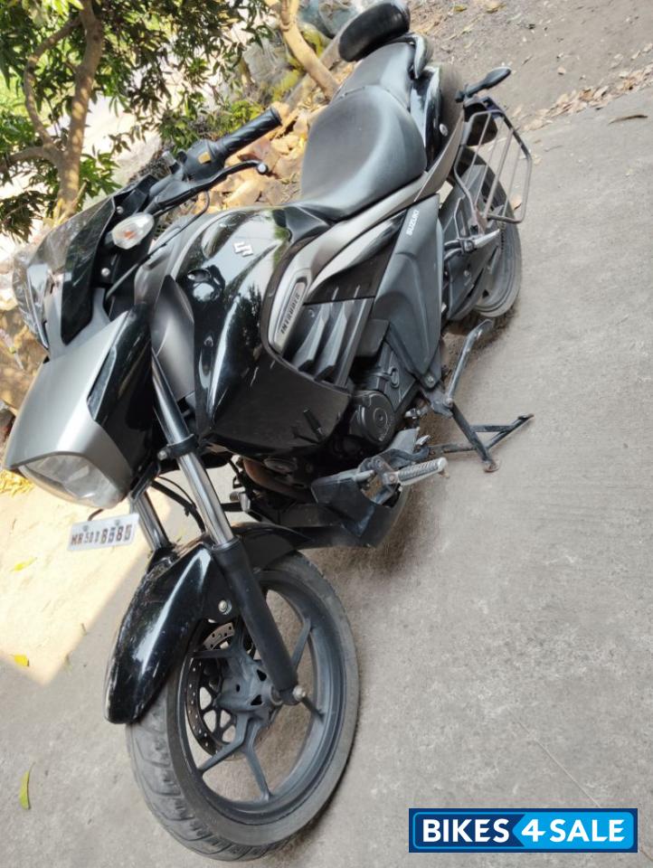 Black/matte Silver Suzuki Intruder 150