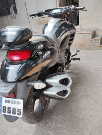 Black/matte Silver Suzuki Intruder 150