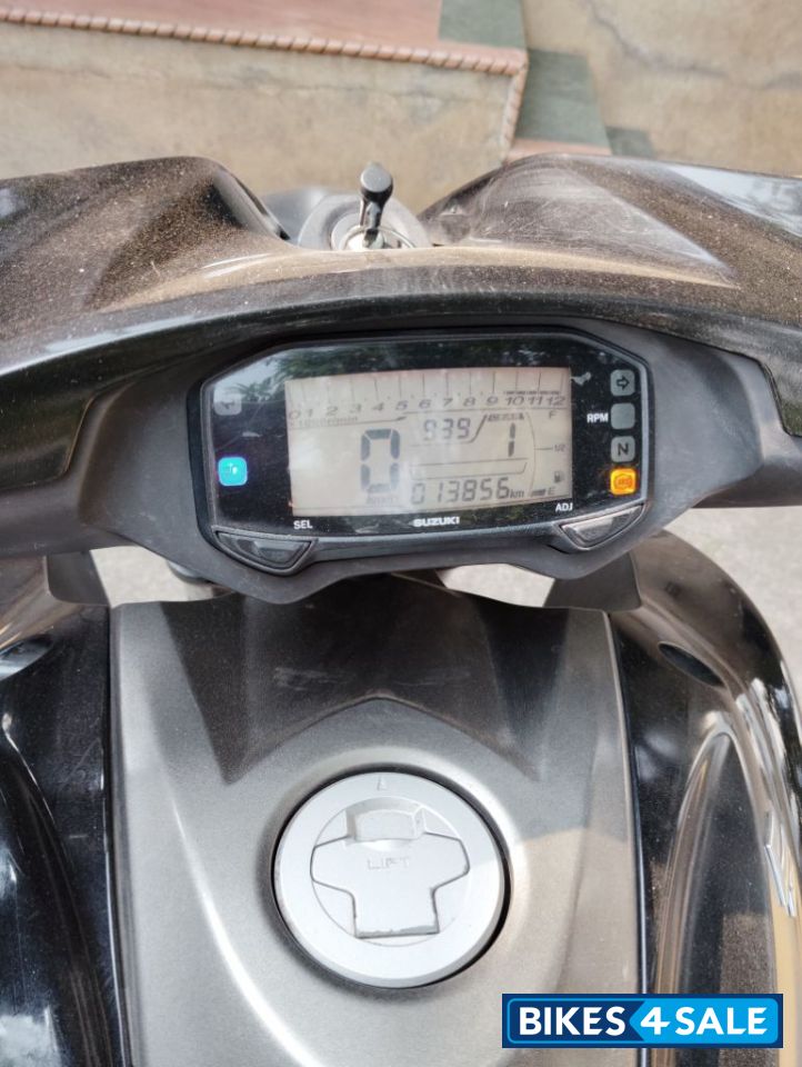 Black/matte Silver Suzuki Intruder 150