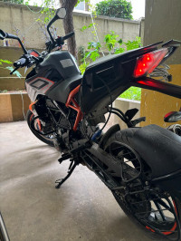 Ebony Black Me KTM Duke 250 2022