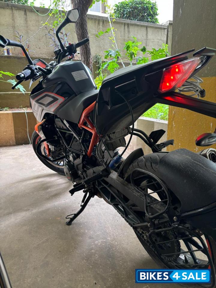 Ebony Black Me KTM Duke 250 2022 Ebony Black Me KTM Duke 250 2022