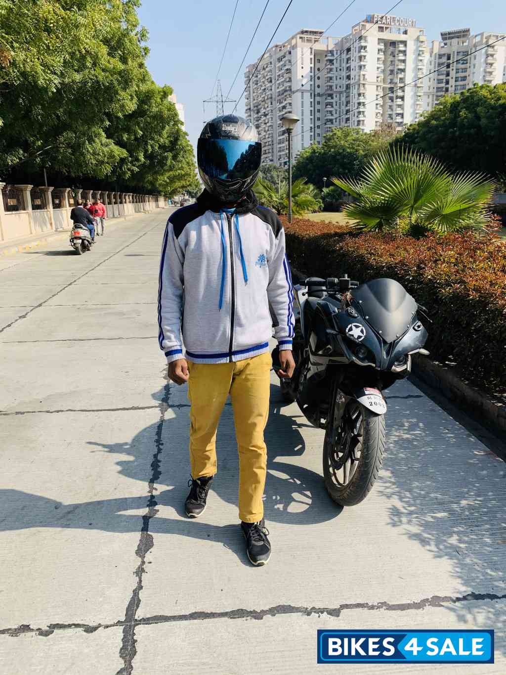 Bajaj Pulsar RS 200