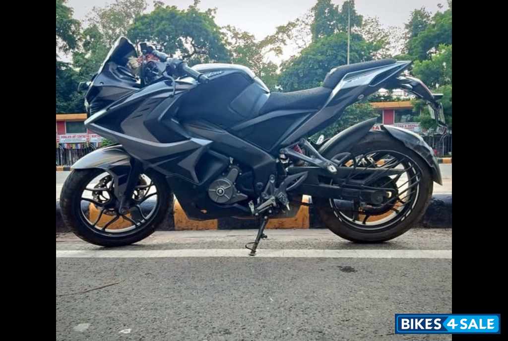 Bajaj Pulsar RS 200 Bajaj Pulsar RS 200