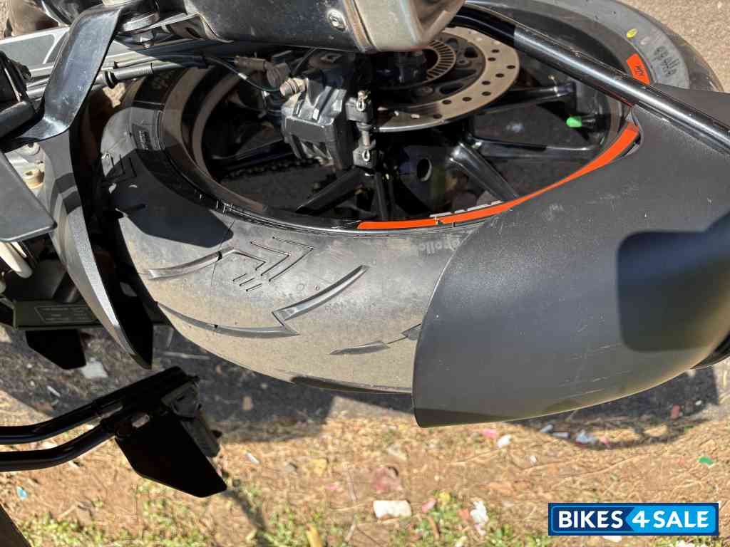 Black KTM Duke 250 2022 Black KTM Duke 250 2022