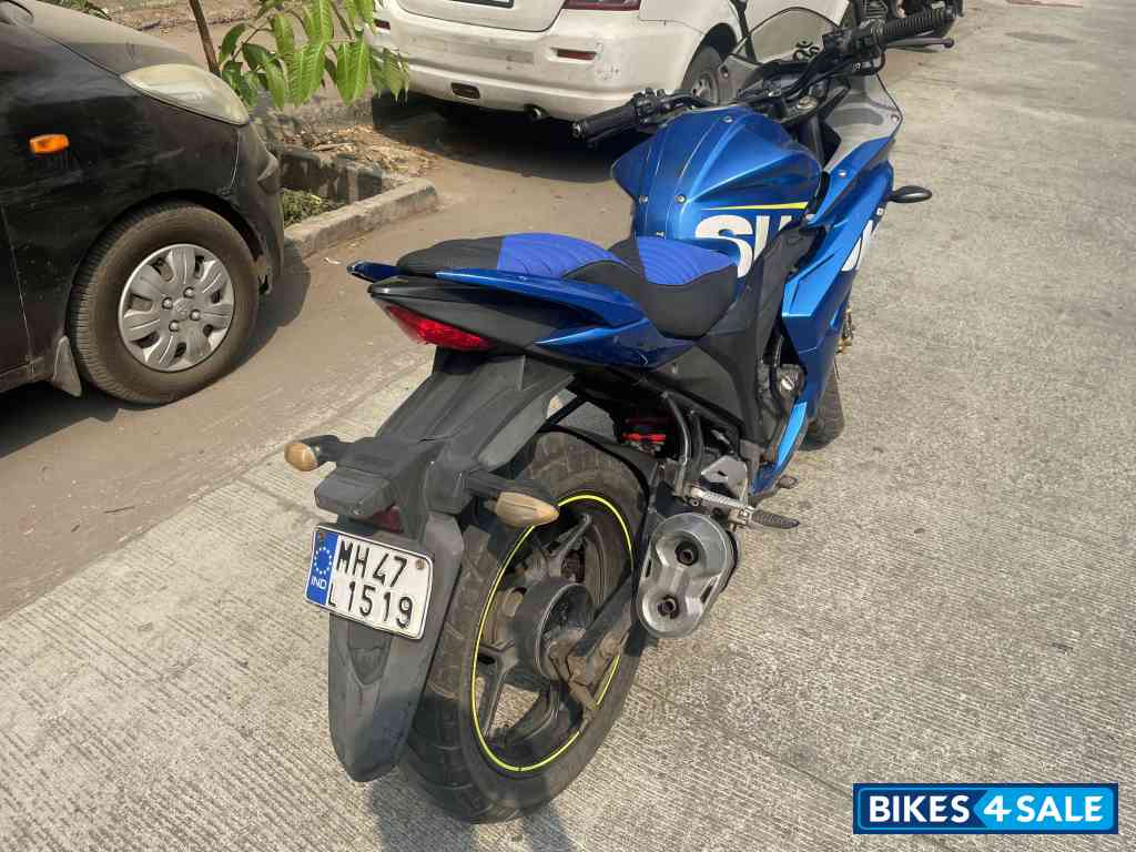 Blue Suzuki Gixxer SF