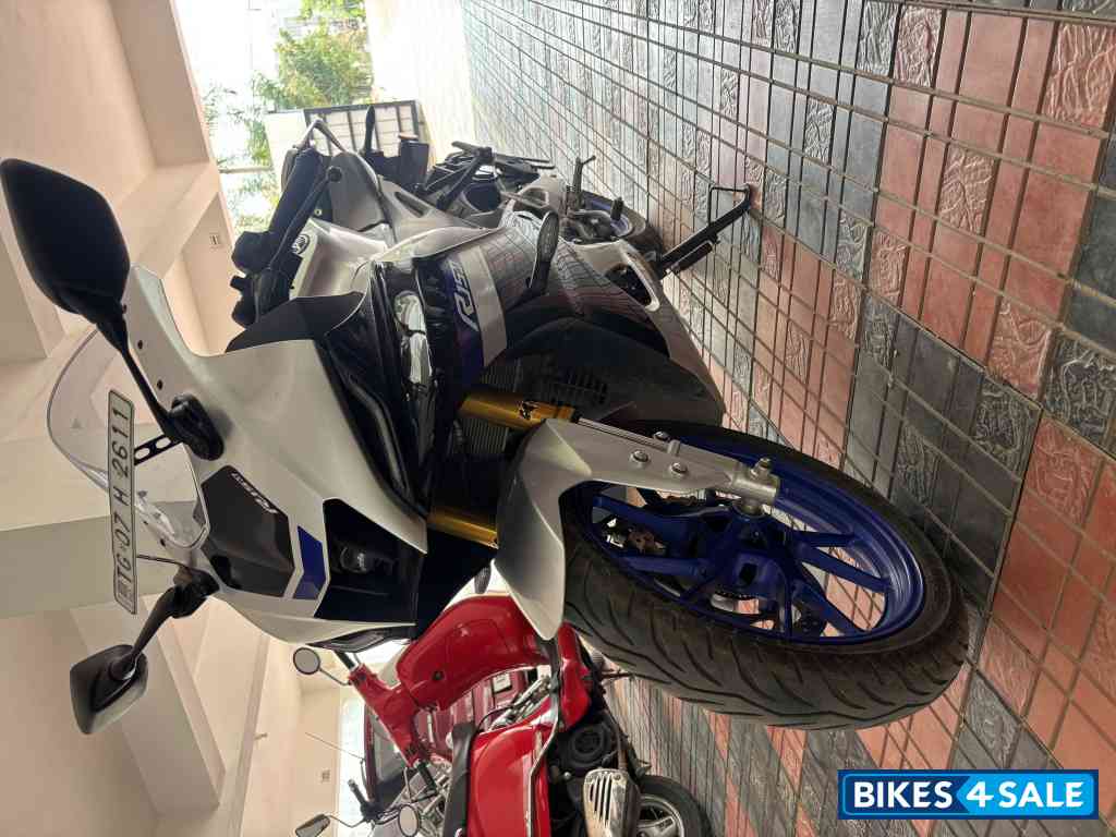 Yamaha R15M
