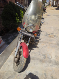 Red Bajaj Avenger 220 DTS-i